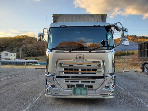 【ドライバー求人中】新しい大型車を運転して活躍しませんか？